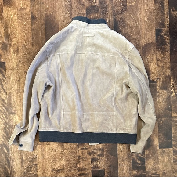 Light suede jacket that looks great dressed up or down! Perfect fall jacket! - Picture 3 of 8
